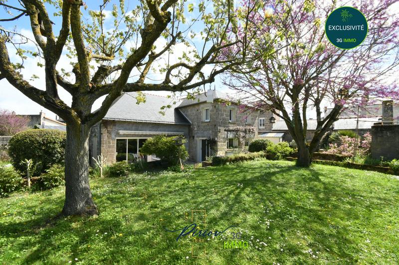 Maison - 264 m² - 9 pièces