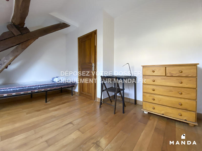 Chambre - 11 m² - 5 pièces