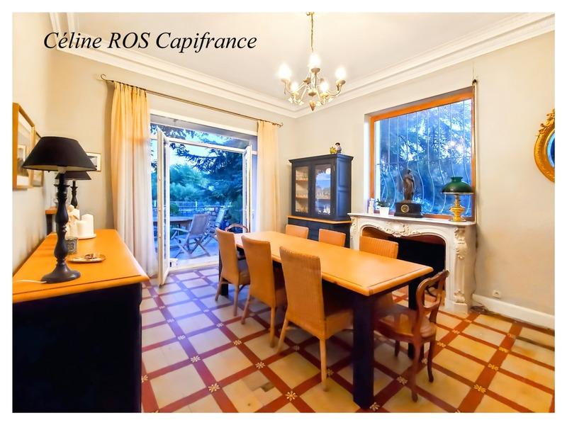 Maison bourgeoise - 323 m² - 11 pièces