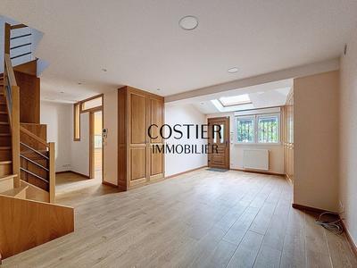 Maison traditionnelle - 95 m² - 5 pièces