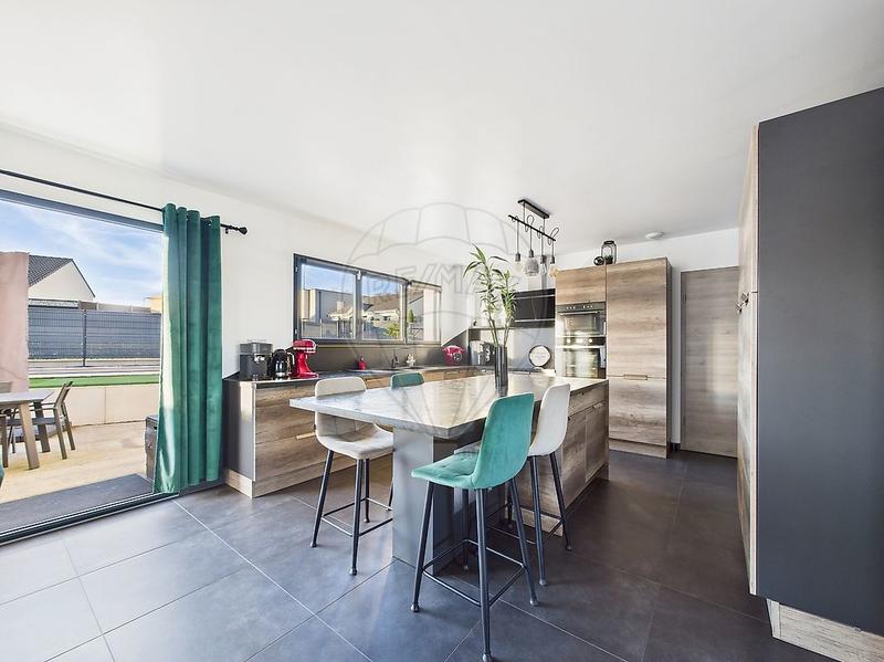 Maison - 141 m² - 6 pièces