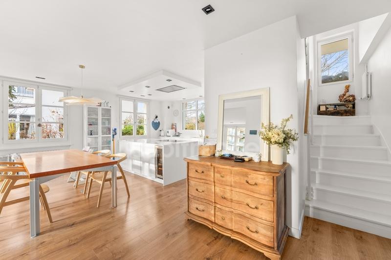 Maison - 207 m² - 6 pièces