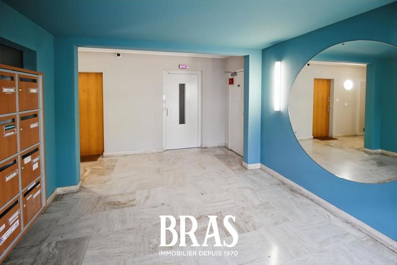 Local commercial - 89 m² - 5 pièces