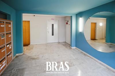 Local commercial - 89 m² - 5 pièces