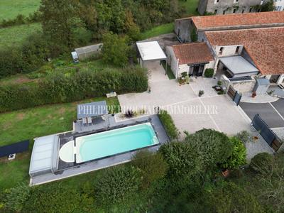 Maison ancienne - 235 m² - 7 pièces