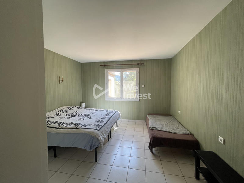 Maison traditionnelle - 340 m² - 11 pièces