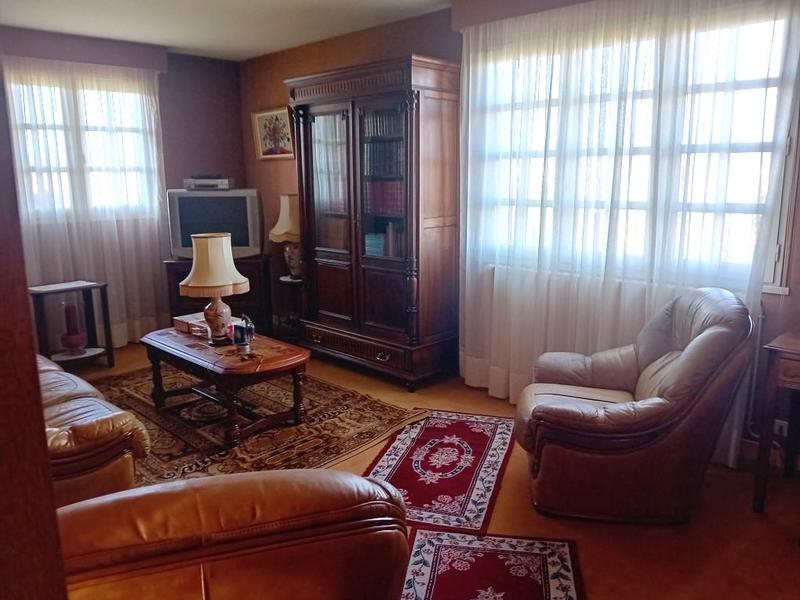 Maison - 211 m² - 6 pièces