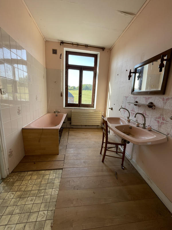 Maison - 300 m² - 3 pièces