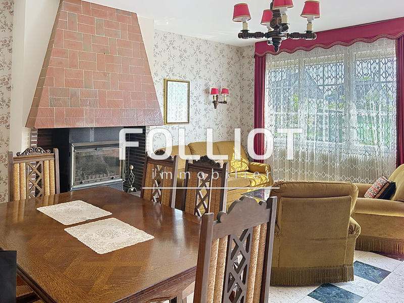 Maison - 165 m² - 9 pièces