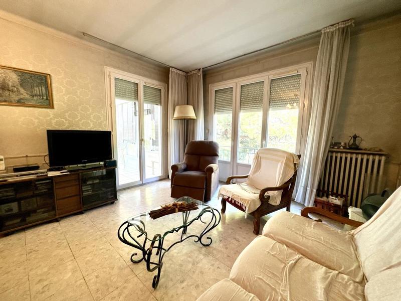 Propriété - 220 m² - 7 pièces