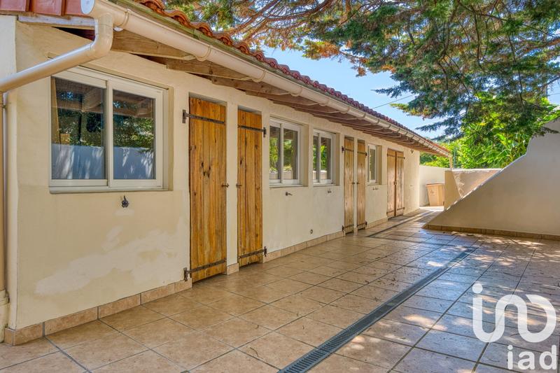 Maison - 232 m² - 10 pièces