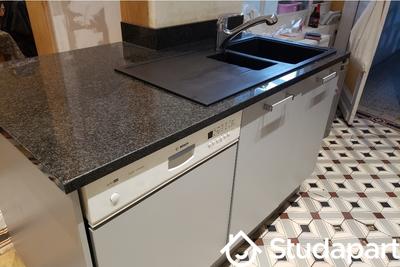 Maison - 250 m² - 14 pièces