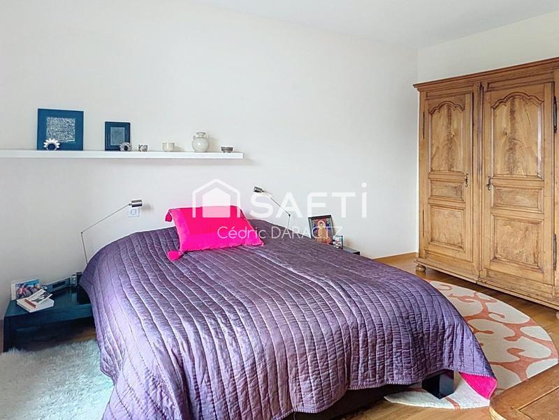 Appartement - 210 m² - 6 pièces