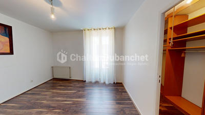 Appartement - 221 m² - 8 pièces