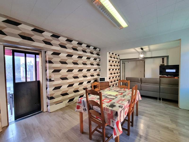 Maison - 273 m² - 8 pièces