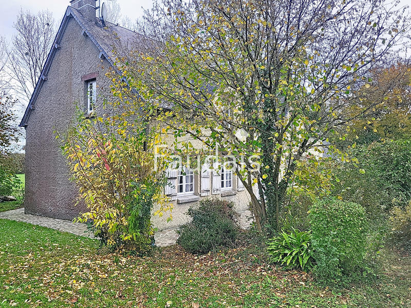 Maison - 255 m² - 11 pièces