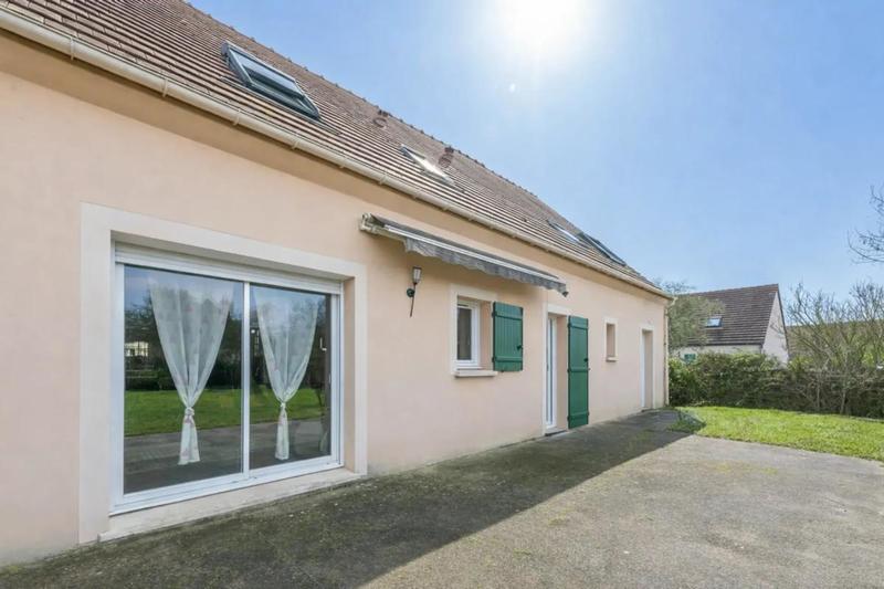 Maison - 200 m² - 8 pièces