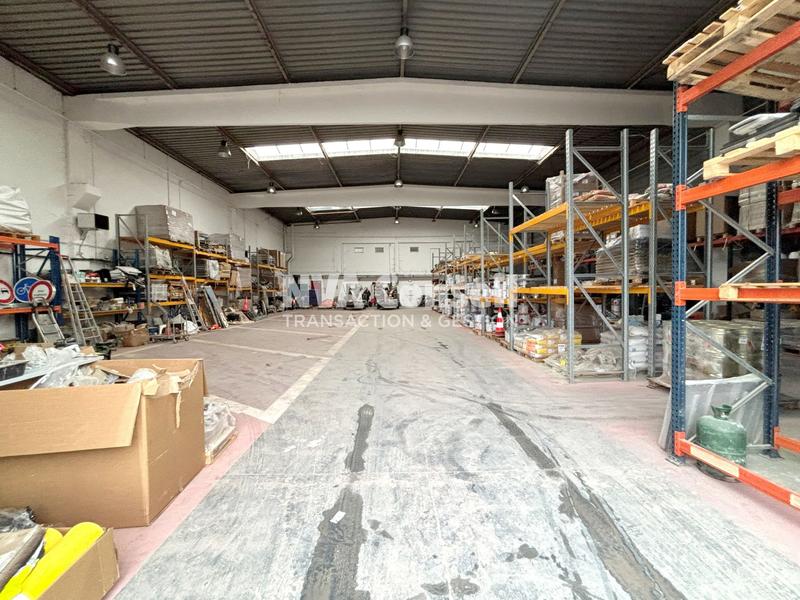 Entrepôt - 769 m²