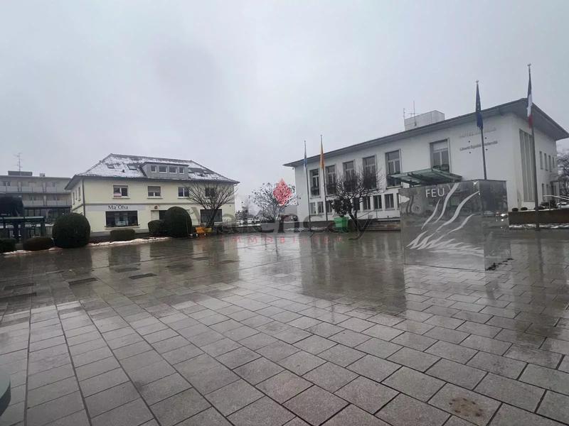 Local commercial - 82 m² - 4 pièces