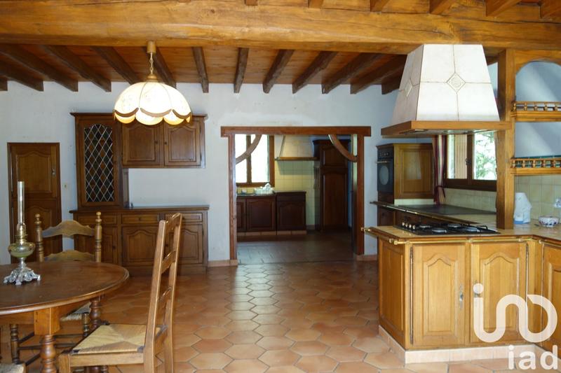 Maison - 220 m² - 6 pièces