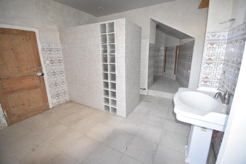 Maison - 264 m² - 9 pièces