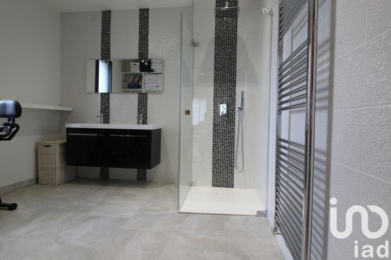 Maison - 186 m² - 7 pièces