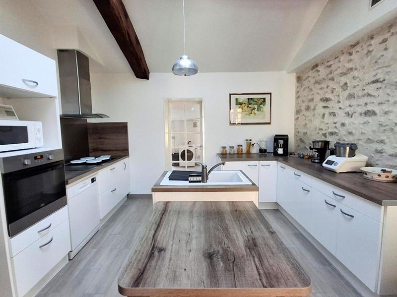 Maison - 225 m² - 7 pièces