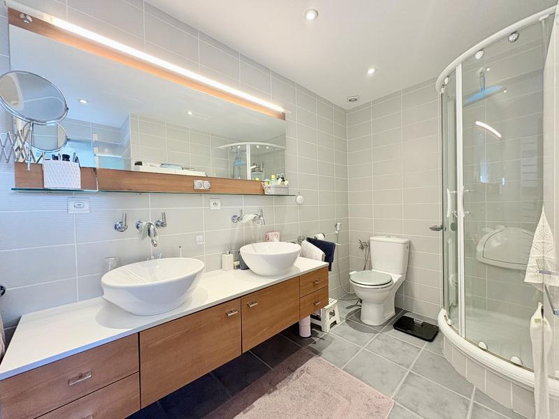 Appartement - 138 m² - 5 pièces