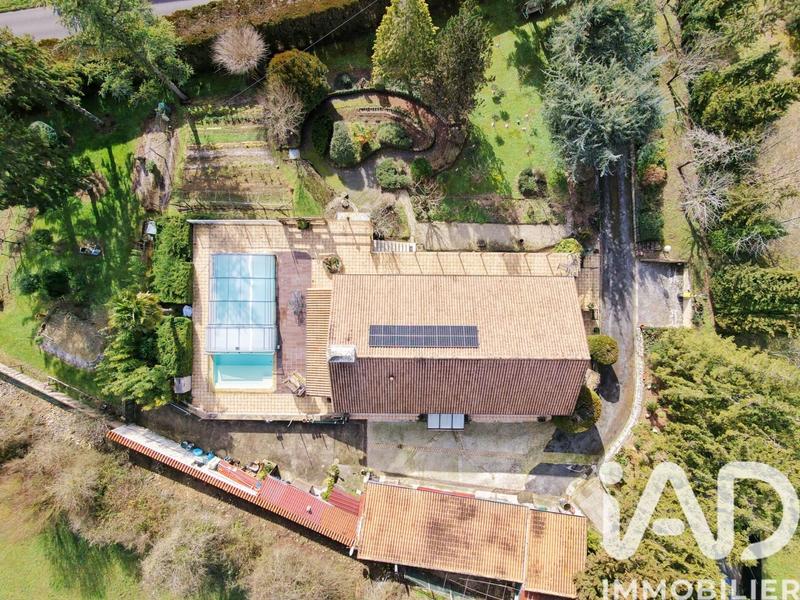 Maison - 239 m² - 9 pièces