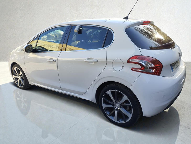Peugeot 208 1.6 Vti 120 Feline 5p