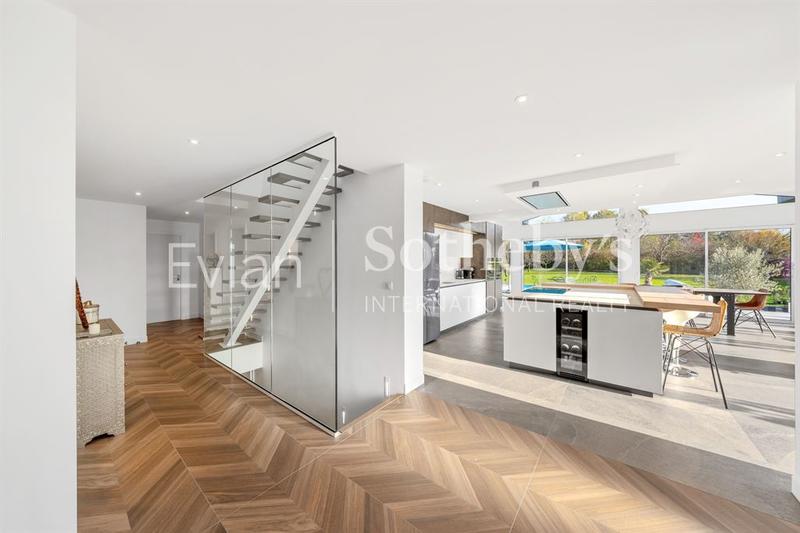 Maison - 269 m² - 7 pièces