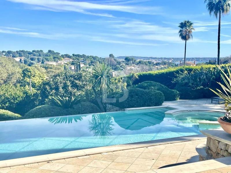 Villa - 460 m² - 9 pièces