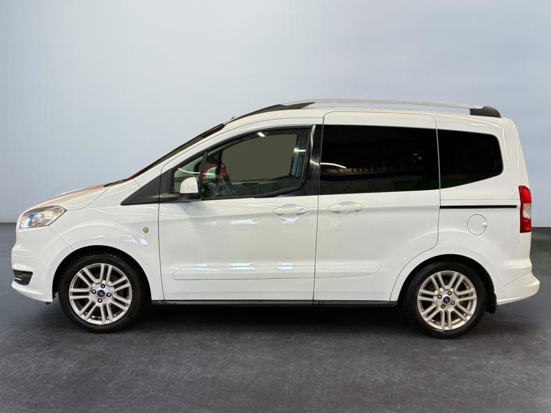 Ford Tourneo Courier 1.0 EcoBoost 100 Titanium