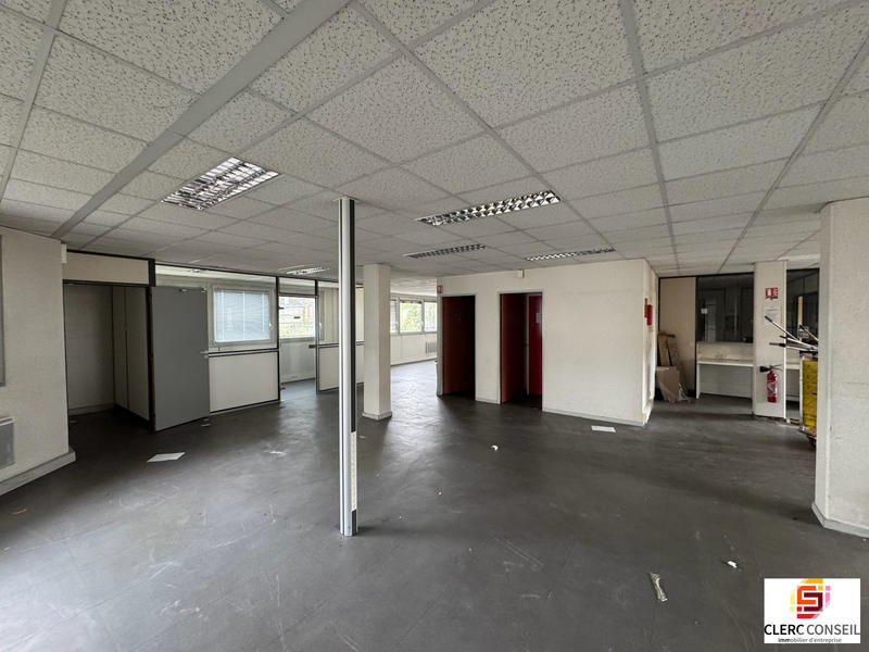 Bureau - 542 m²