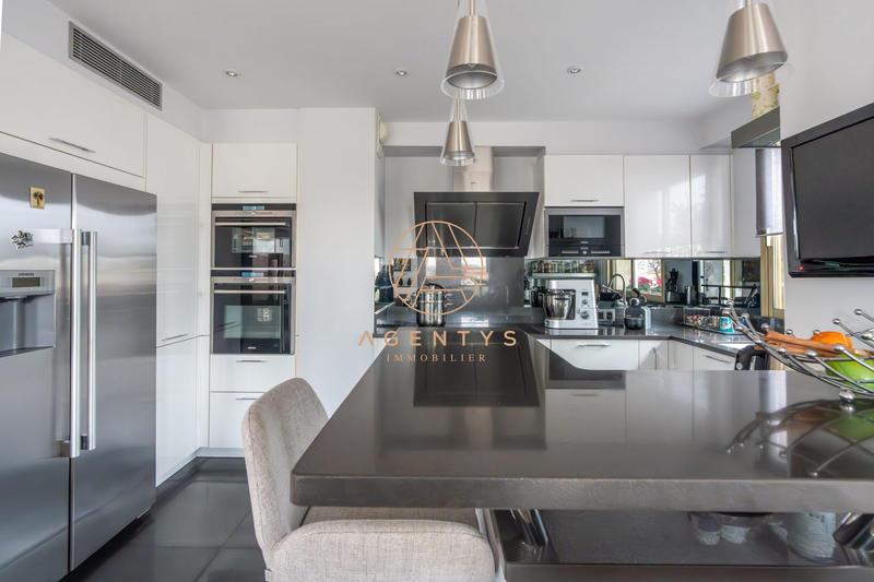 Appartement - 139 m² - 5 pièces