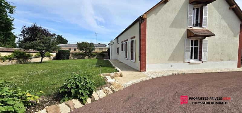 Maison - 201 m² - 7 pièces