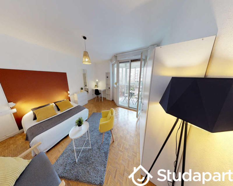 Chambre - 70 m² - 1 pièce