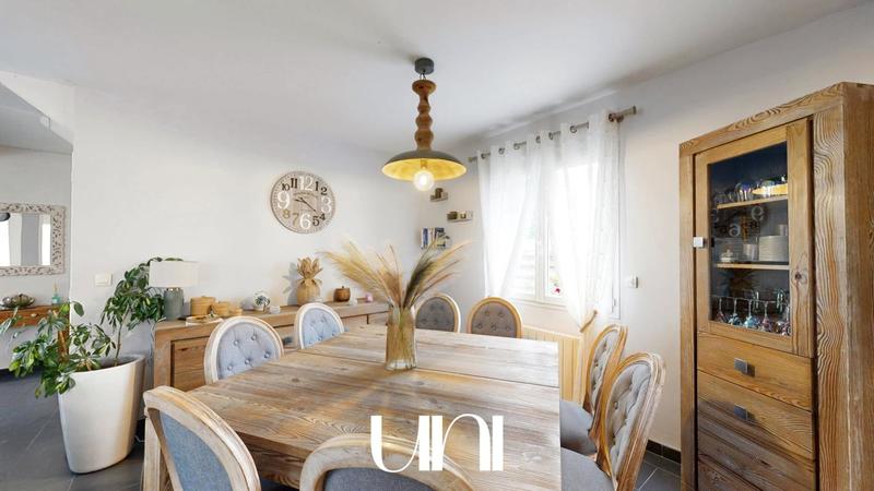 Maison - 210 m² - 6 pièces