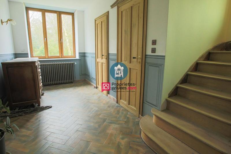 Maison - 260 m² - 9 pièces