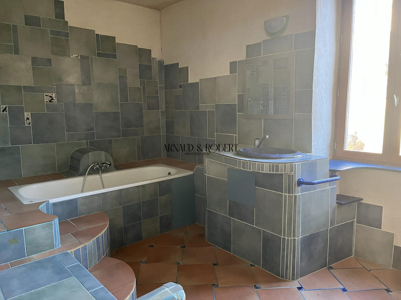 Maison - 180 m² - 8 pièces