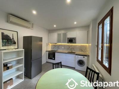 Chambre - 11 m² - 1 pièce