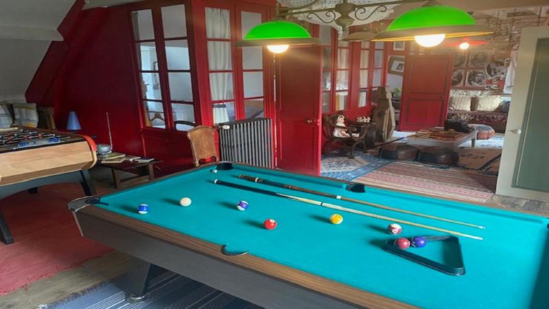 Propriété - 240 m² - 11 pièces