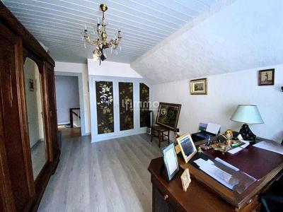 Maison - 161 m² - 7 pièces