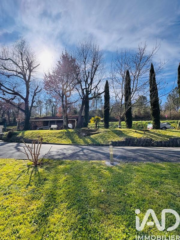 Maison - 211 m² - 7 pièces