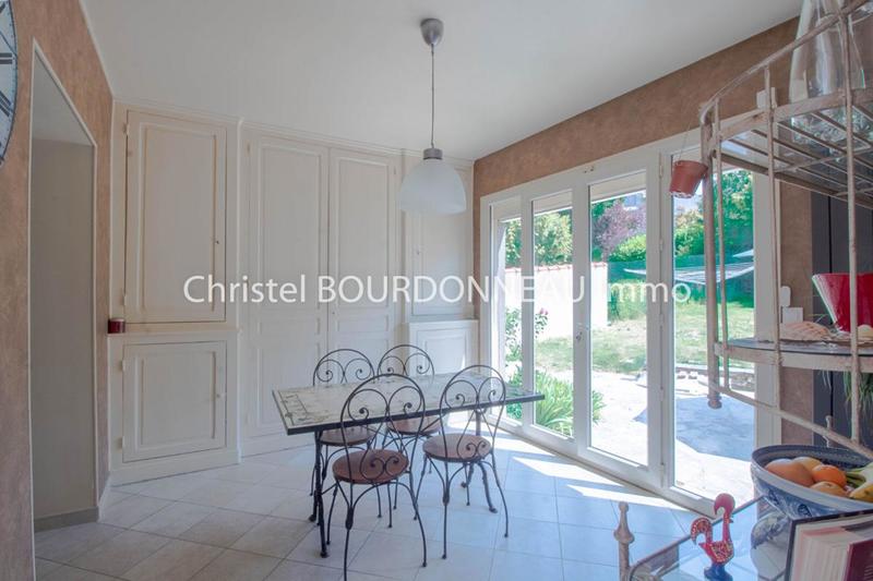 Maison - 201 m² - 9 pièces