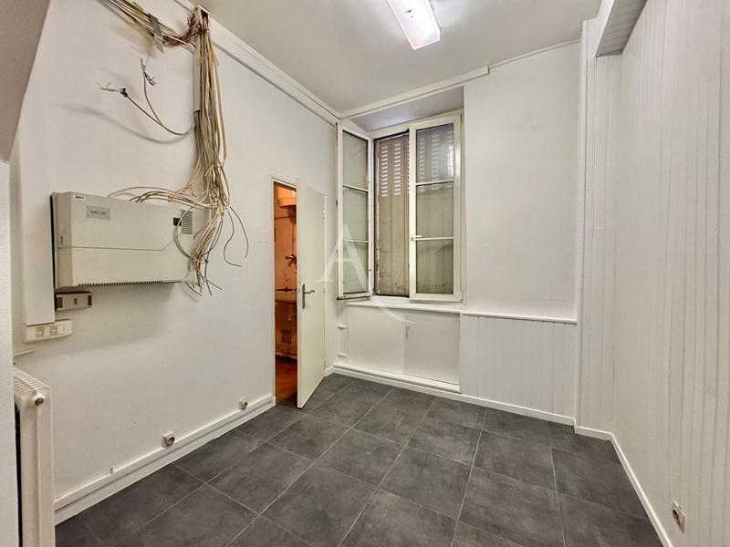 Local commercial - 220 m²