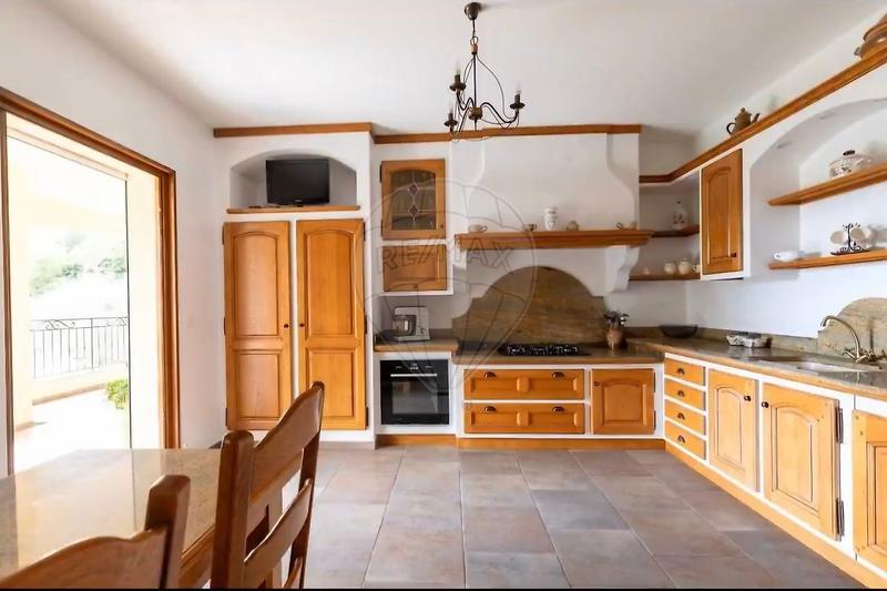 Maison - 182 m² - 4 pièces