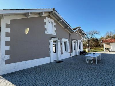 Maison - 211 m² - 8 pièces