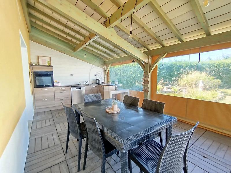 Maison - 178 m² - 8 pièces