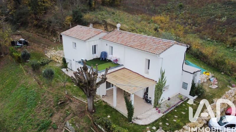 Maison - 178 m² - 5 pièces